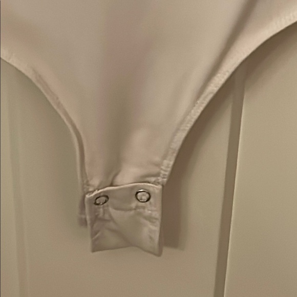 Dynamite Cream Cap Sleeve Bodysuit, size S - Picture 4 of 7